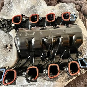 Intake 4.6L With Thermostat (1998-2008) (Grand Marquis )